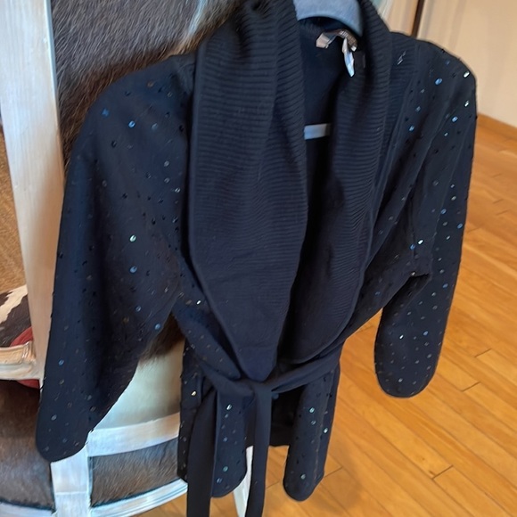 Bcbg MaxAzria black belted sweater with sequins Large and in perfect condition - Picture 2 of 7
